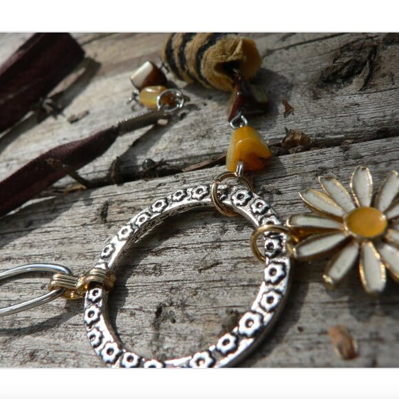 3x35$ 🐿 🍁 CREATION - Daisy short necklace ruban beads pompom - Yellow brown - Picture 3 of 5